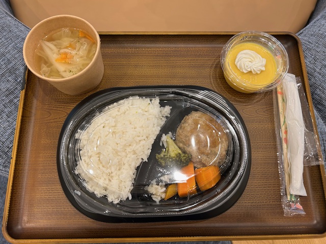 2025年10月の誰でも食堂のメニュー。